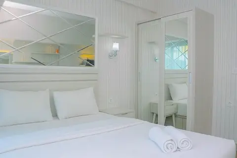 Best Studio with Pool View Springlake Summarecon Apartment — фото 1