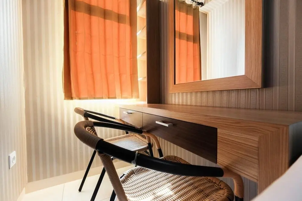 Бекаси: Relaxing 2BR Apartment at The Springlake Summarecon