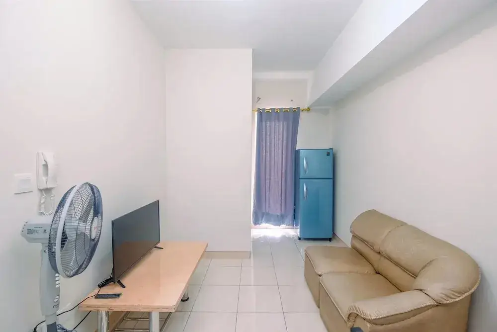 Бекаси: 2BR Apartment with Minimalist Style at Springlake Summarecon
