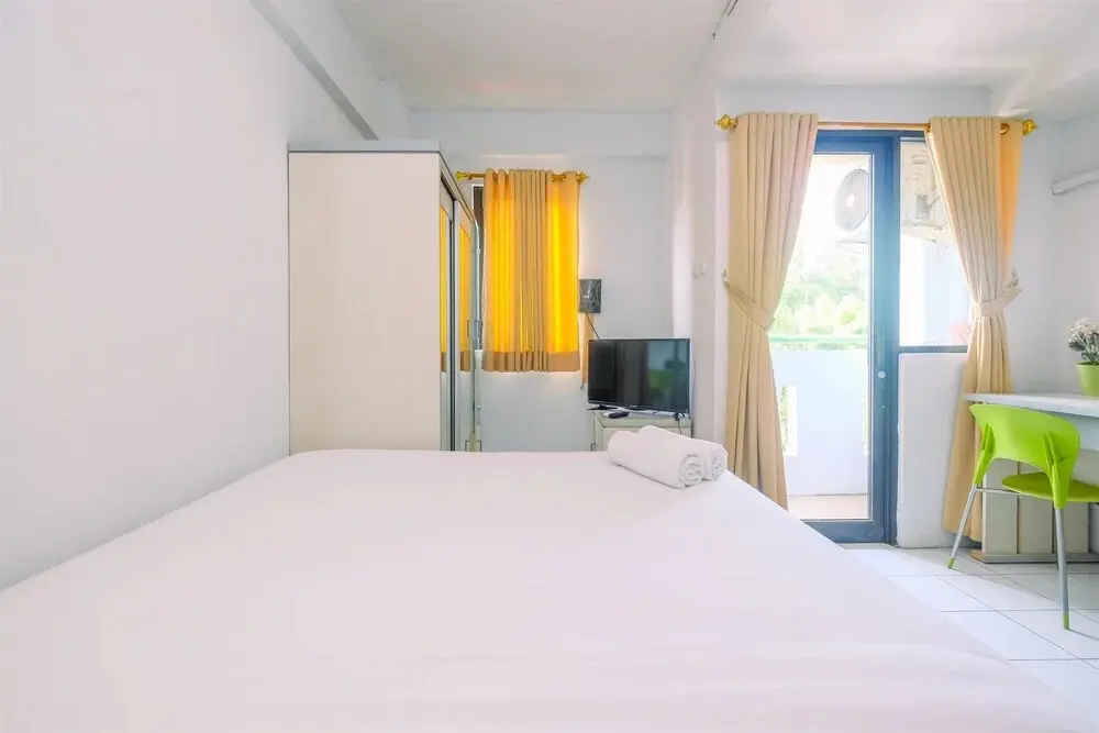 Джакарта: Comfortable Living Studio Room at Kebagusan City Apartment