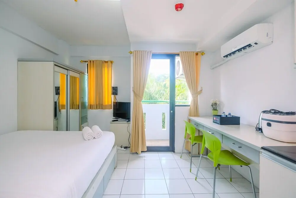 Джакарта: Comfortable Living Studio Room at Kebagusan City Apartment