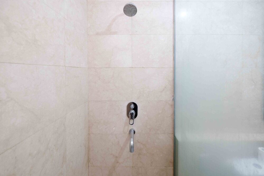 Джакарта: Stunning and Spacious 2BR L'Avenue Apartment near Pancoran
