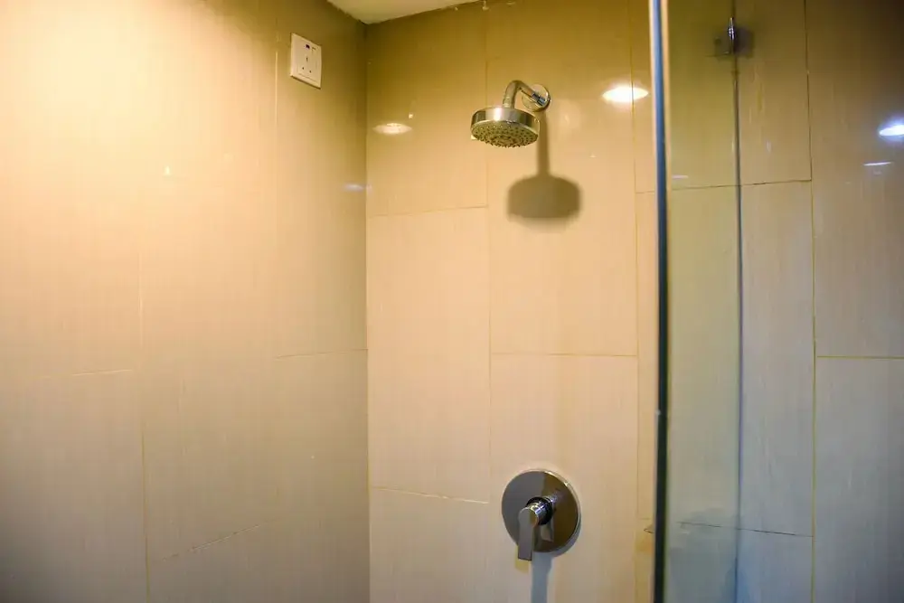 Джакарта: Chic and Cozy 1BR Apartment at H Residence near MT Haryono
