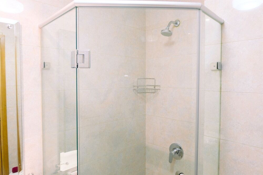 Джакарта: Comfy 2BR The Mansion Apartment Kemayoran