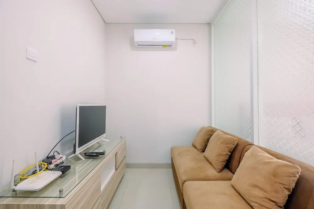 Депок: Simply Clean And Cozy 1Br With Sofabed At Atlanta Residence Apartment