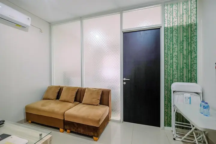 Депок: Simply Clean And Cozy 1Br With Sofabed At Atlanta Residence Apartment