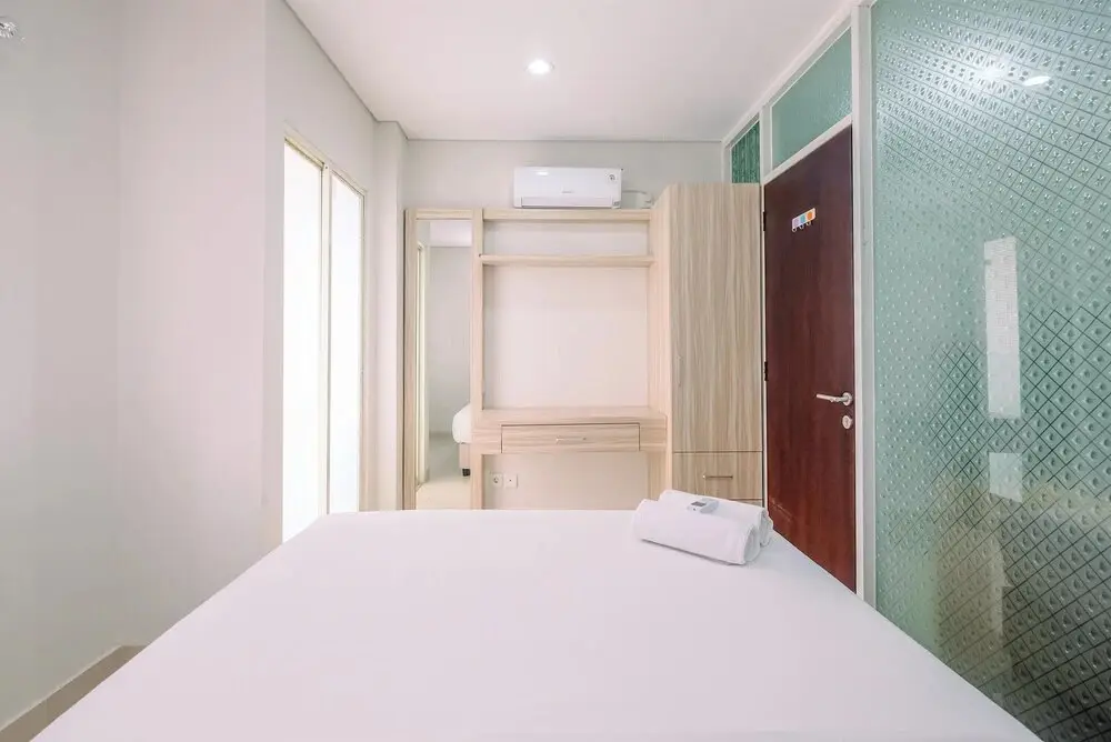 Депок: Simply Clean And Cozy 1Br With Sofabed At Atlanta Residence Apartment