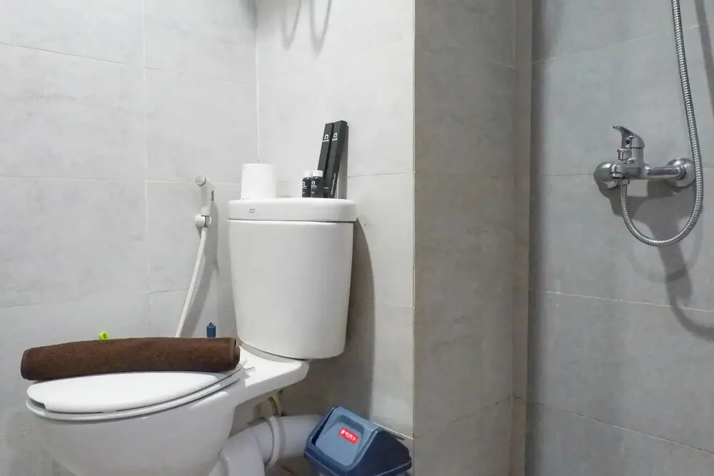 Сурабая: Delightful Luxurious Studio Room at Taman Melati Surabaya Apartment