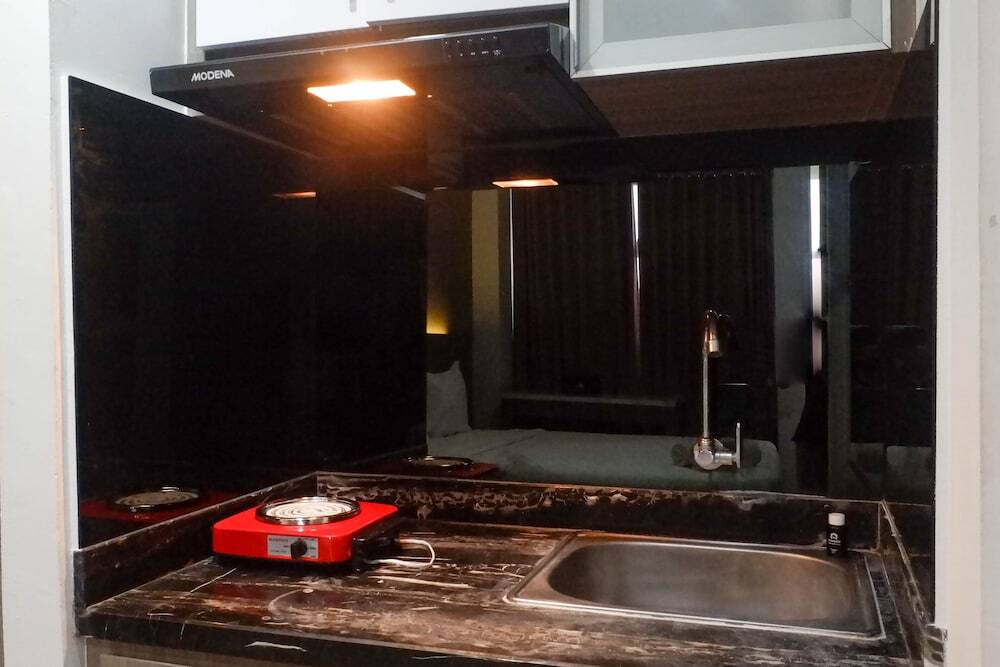 Сурабая: Serene Luxurious Studio Room Apartment at Taman Melati Surabaya