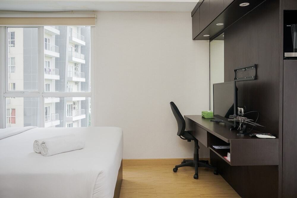 Legok: Elegant and Homey Studio at Casa De Parco Apartment BSD City
