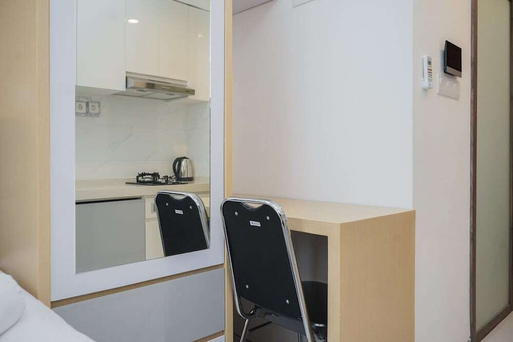 Legok: Fancy and Nice Studio at Sky House BSD Apartment