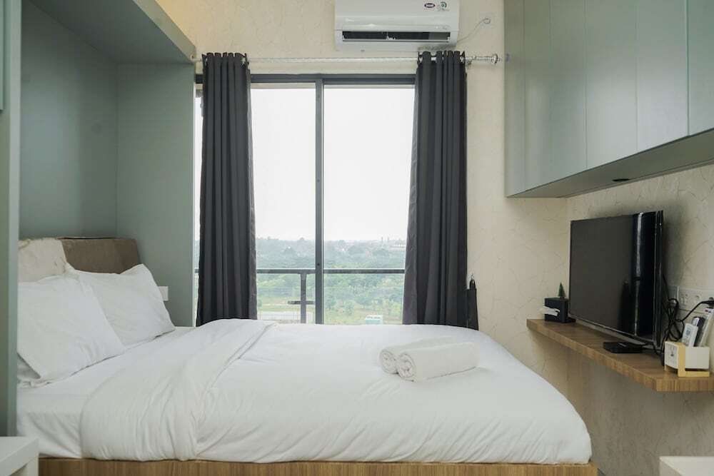 Legok: Stunning Studio Apartment at Sky House BSD