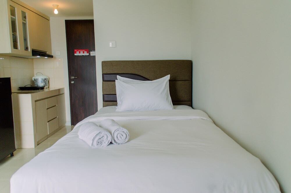 Южный Тангеранг: Nice and Cozy Studio at Serpong Green View Apartment