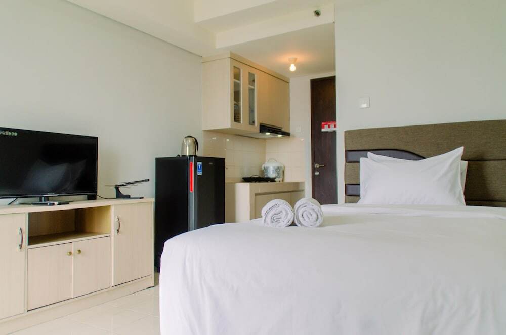 Южный Тангеранг: Nice and Cozy Studio at Serpong Green View Apartment