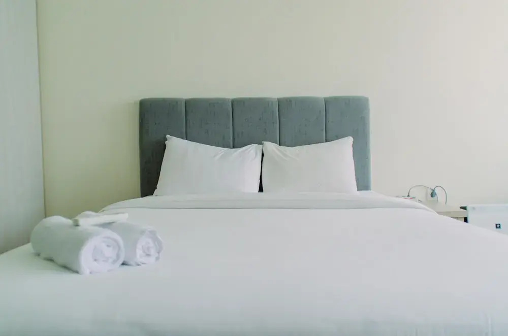 Elegant and Comfy Studio at Menteng Park Apartment — фото 1