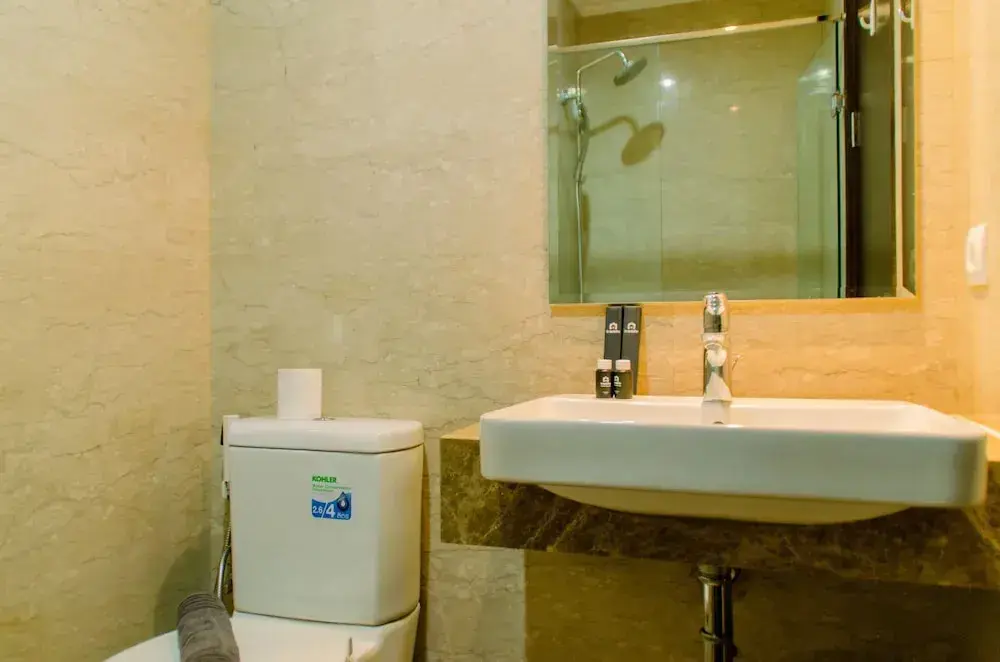 Джакарта: Elegant and Comfy Studio at Menteng Park Apartment