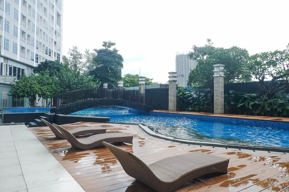 Сурабая: Exquisite Studio Apartment at Grand Sungkono Lagoon