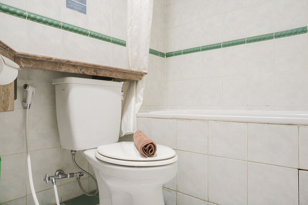 Джакарта: Nice and Modern 1BR at Puri Casablanca Apartment