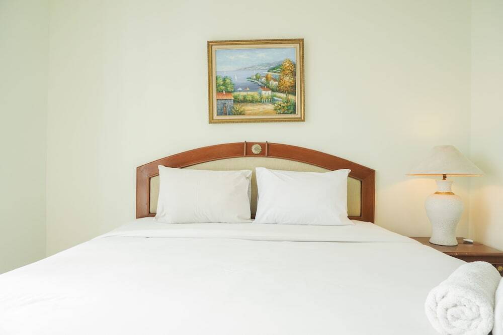 Джакарта: Nice and Modern 1BR at Puri Casablanca Apartment
