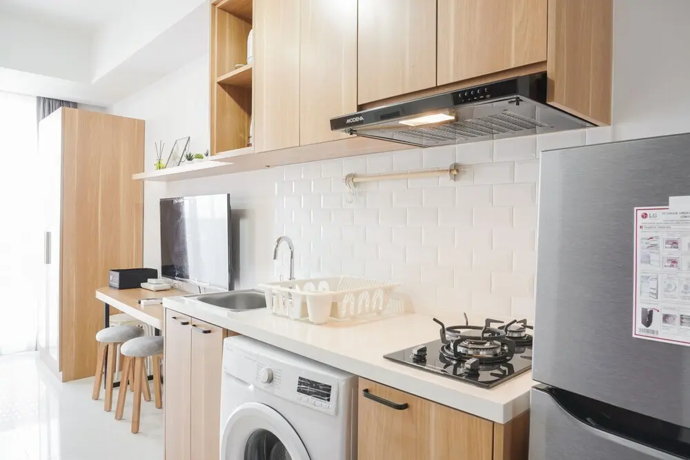 Джакарта: New and Modern Studio at West Vista Apartment