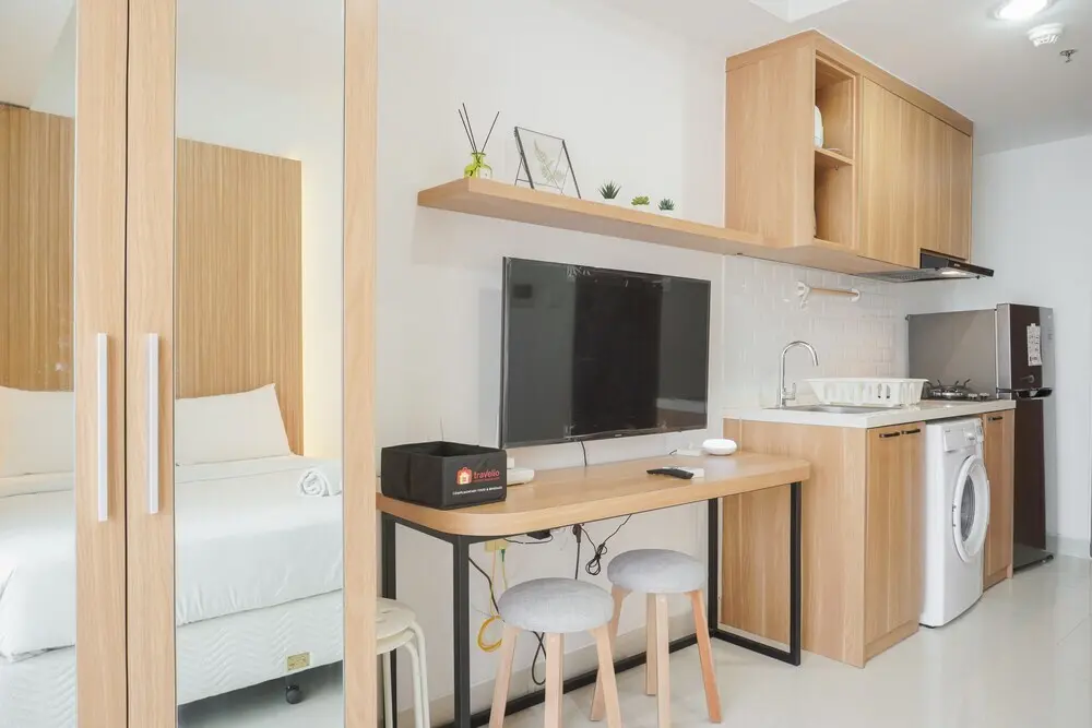 Джакарта: New and Modern Studio at West Vista Apartment