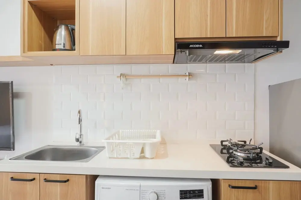 Джакарта: New and Modern Studio at West Vista Apartment
