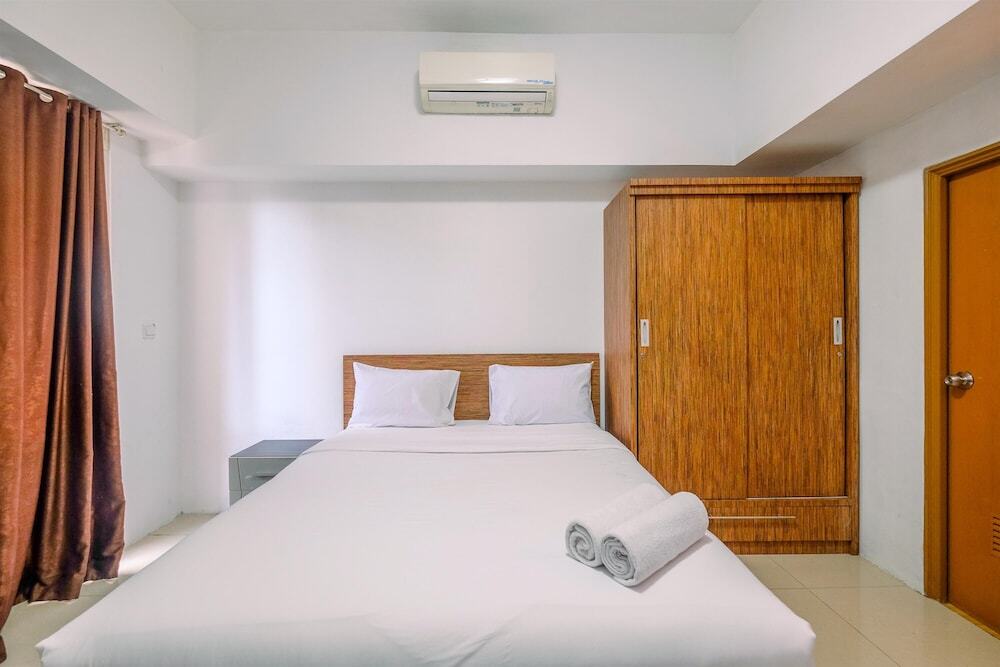 Джакарта: Elegant and Comfy Studio Apartment Ambassade Residence