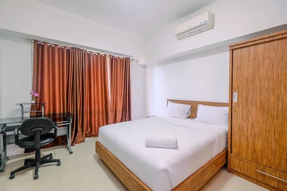 Джакарта: Elegant and Comfy Studio Apartment Ambassade Residence