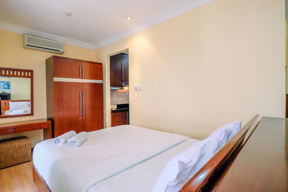 Джакарта: Simply And Comfort Living Studio At Roosseno Plaza Apartment
