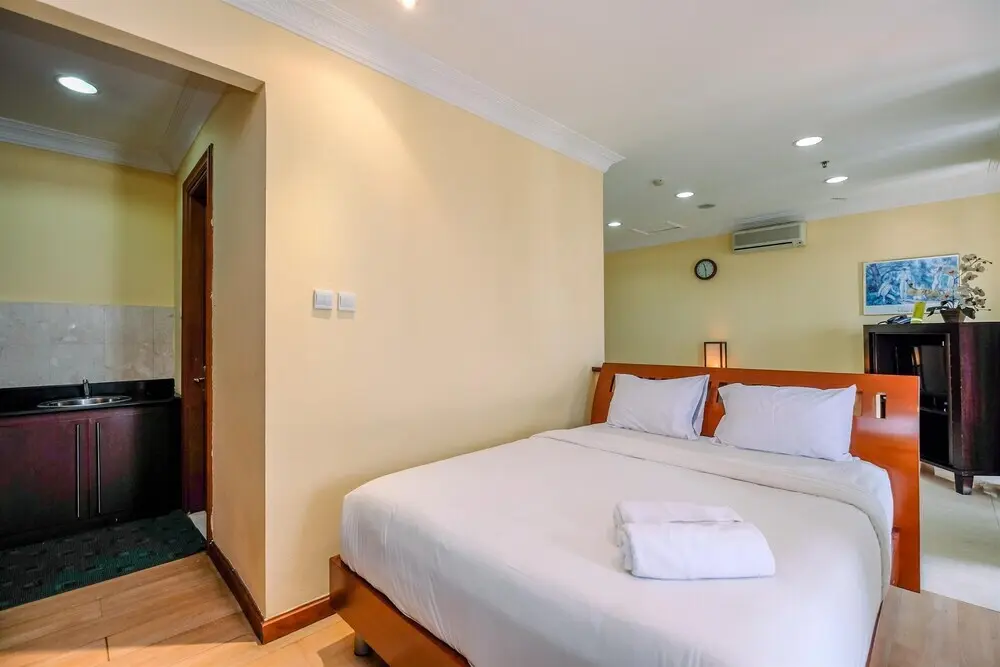 Джакарта: Simply And Comfort Living Studio At Roosseno Plaza Apartment