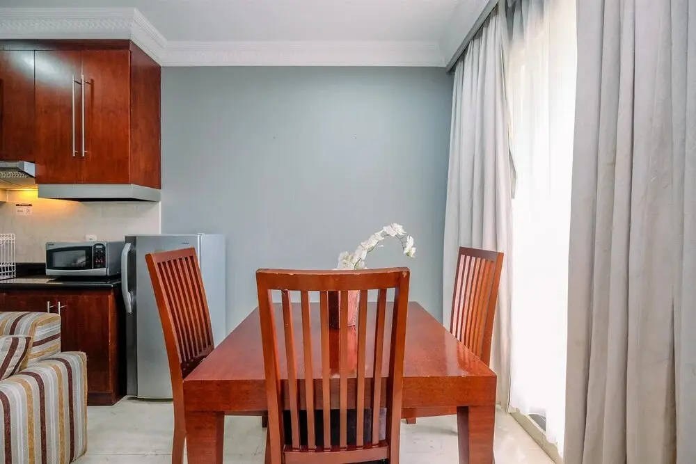 Джакарта: Cozy Stay 1Br Roosseno Plaza Apartment