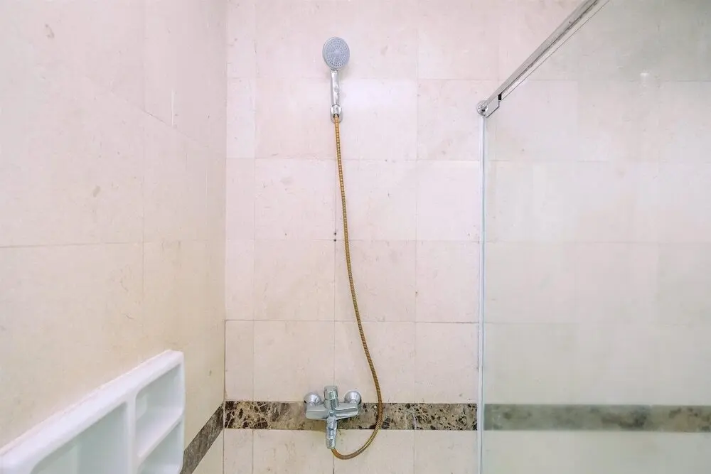 Джакарта: Cozy Stay 1Br Roosseno Plaza Apartment
