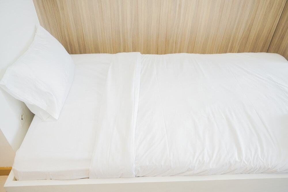 Legok: Comfortable Studio Apartment At M-Town Residence