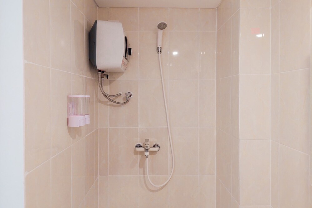 Legok: Comfortable Studio Apartment At M-Town Residence