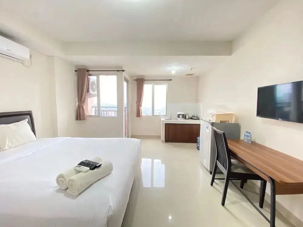 Бандунг: Spacious Studio Plus At Sudirman Suites Bandung Apartment