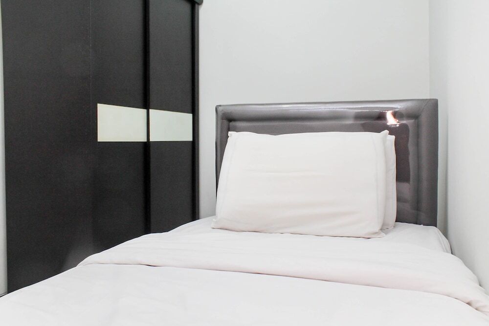 Чикаранг: Comfortable 2Br With Extra Room At Crown Court Executive Condominium