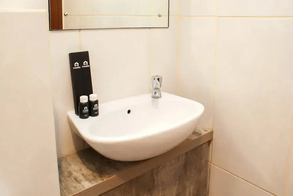 Бекаси: Cozy And Nice Studio At Grand Kamala Lagoon Apartment