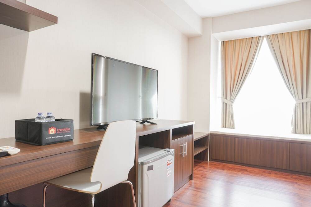 Джакарта: Minimalist And Comfort Studio At Tamansari The Hive Apartment