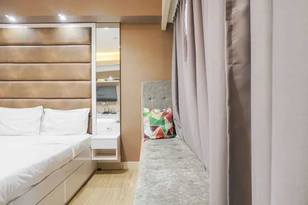 Джакарта: Minimalist Studio Room At Tamansari The Hive Apartment