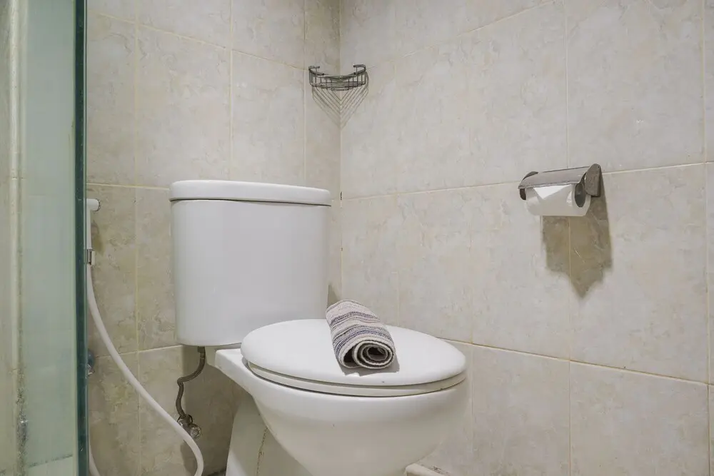 Джакарта: Minimalist Studio Room At Tamansari The Hive Apartment