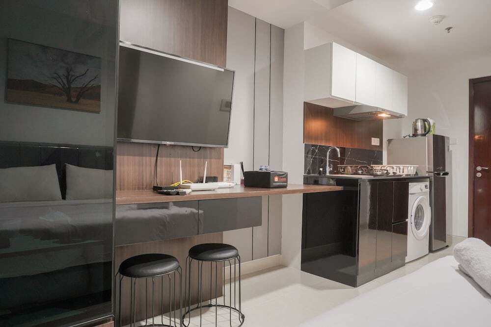 Джакарта: Nice And Comfort Studio At West Vista Apartment