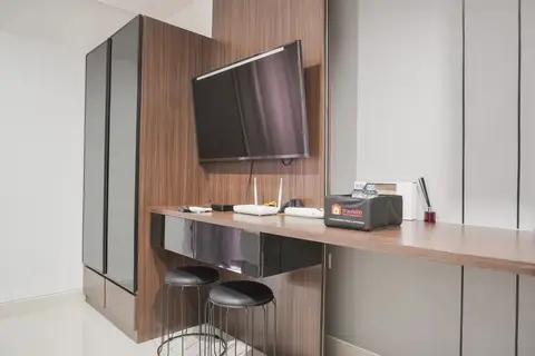 Nice And Comfort Studio At West Vista Apartment — фото 1