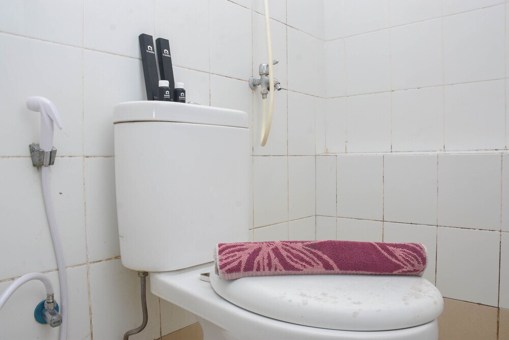 Джакарта: Best Deal And High Floor 2Br At Bassura City Apartment