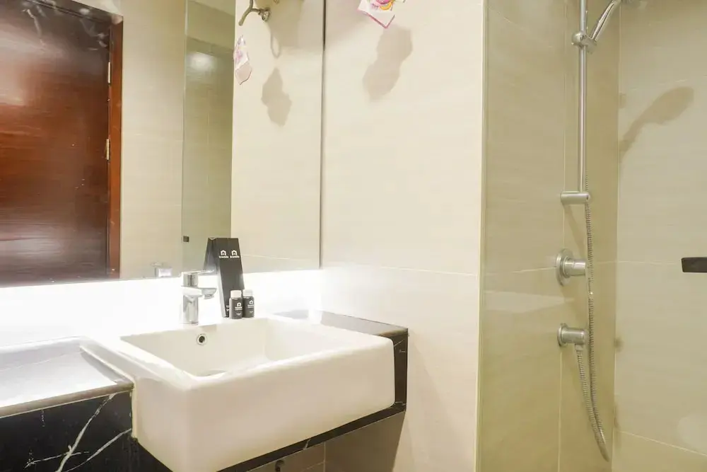 Джакарта: Luxurious 1Br At West Vista Apartment