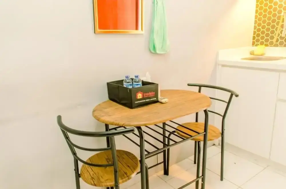 Джакарта: Comfort Living 1Br With Extra Room Apartment At Mt Haryono Residence