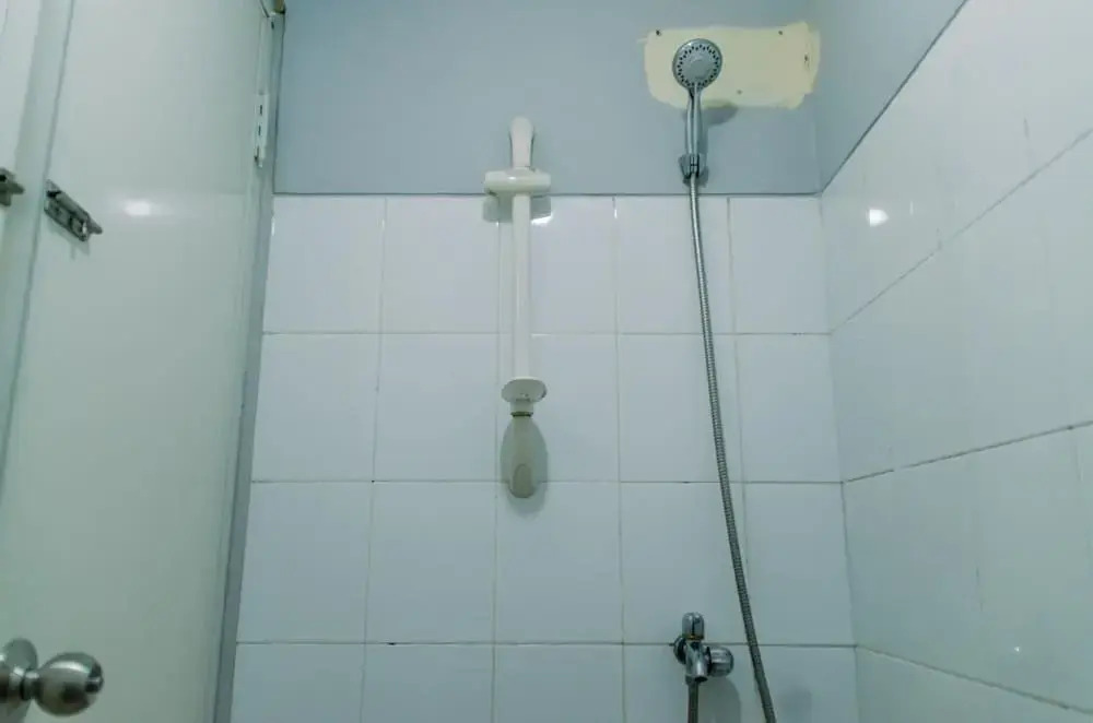 Джакарта: Comfort Living 1Br With Extra Room Apartment At Mt Haryono Residence