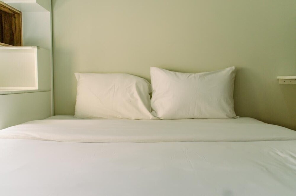 Джакарта: Comfort Living 1Br With Extra Room Apartment At Mt Haryono Residence