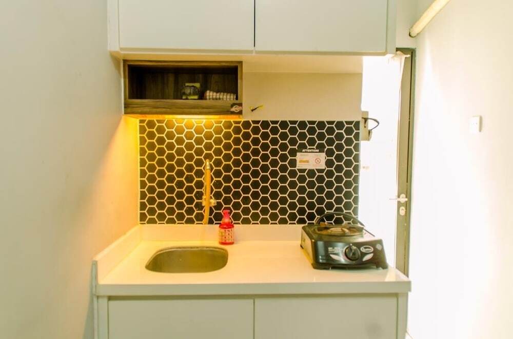 Джакарта: Comfort Living 1Br With Extra Room Apartment At Mt Haryono Residence