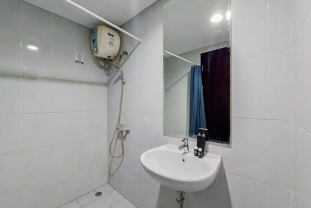 Южный Тангеранг: Comfort And High Floor Studio Room At Casa De Parco Apartment