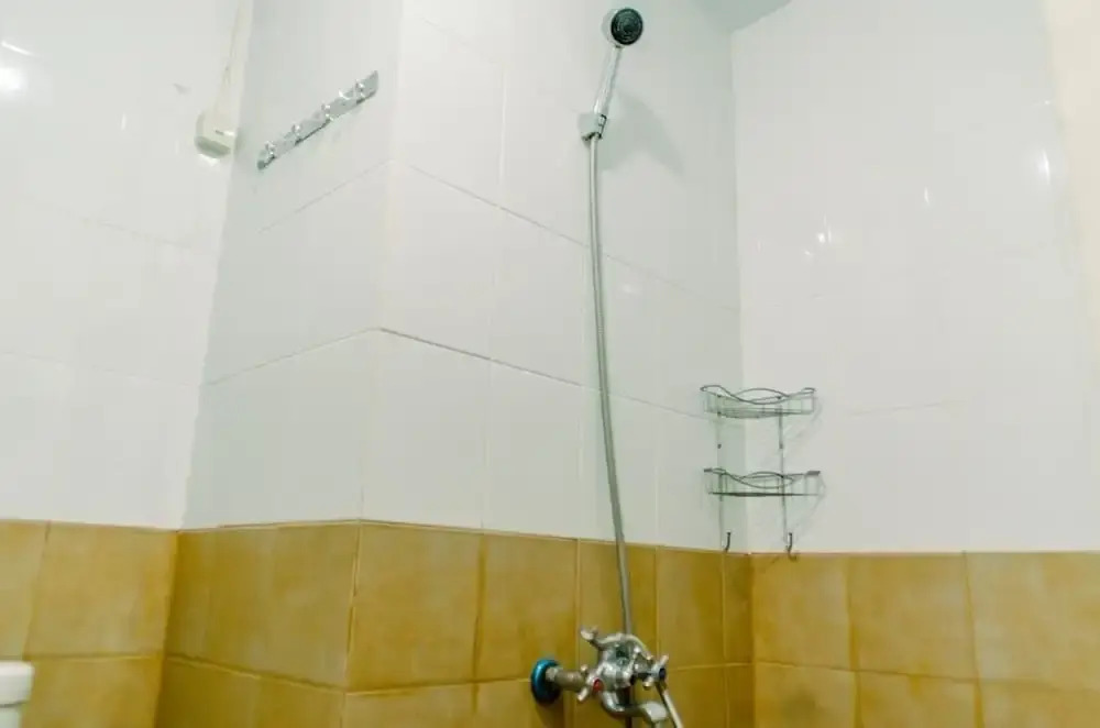 Джакарта: Elegant And Tidy 2Br Green Pramuka City Apartment Near Mall